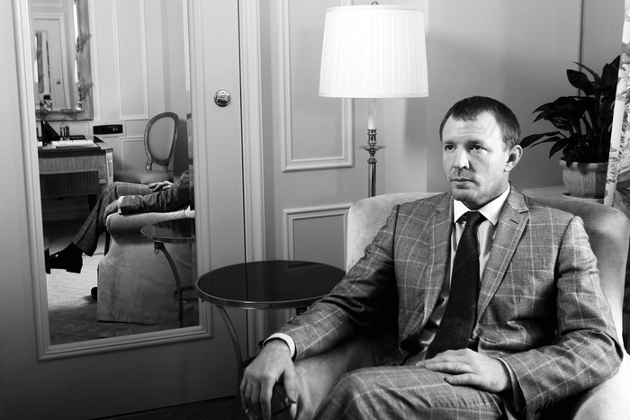 Black-and-white photograph of Guy Ritchie